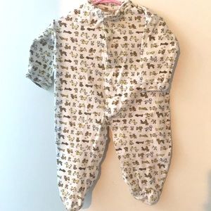 8/15 Puppy pattern sleeper